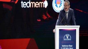 BAKAN ÖZER, DİJİTAL OBEZİTE TEMALI 5. ULUSLARARASI EĞİTİM FORUMU'NA KATILDI