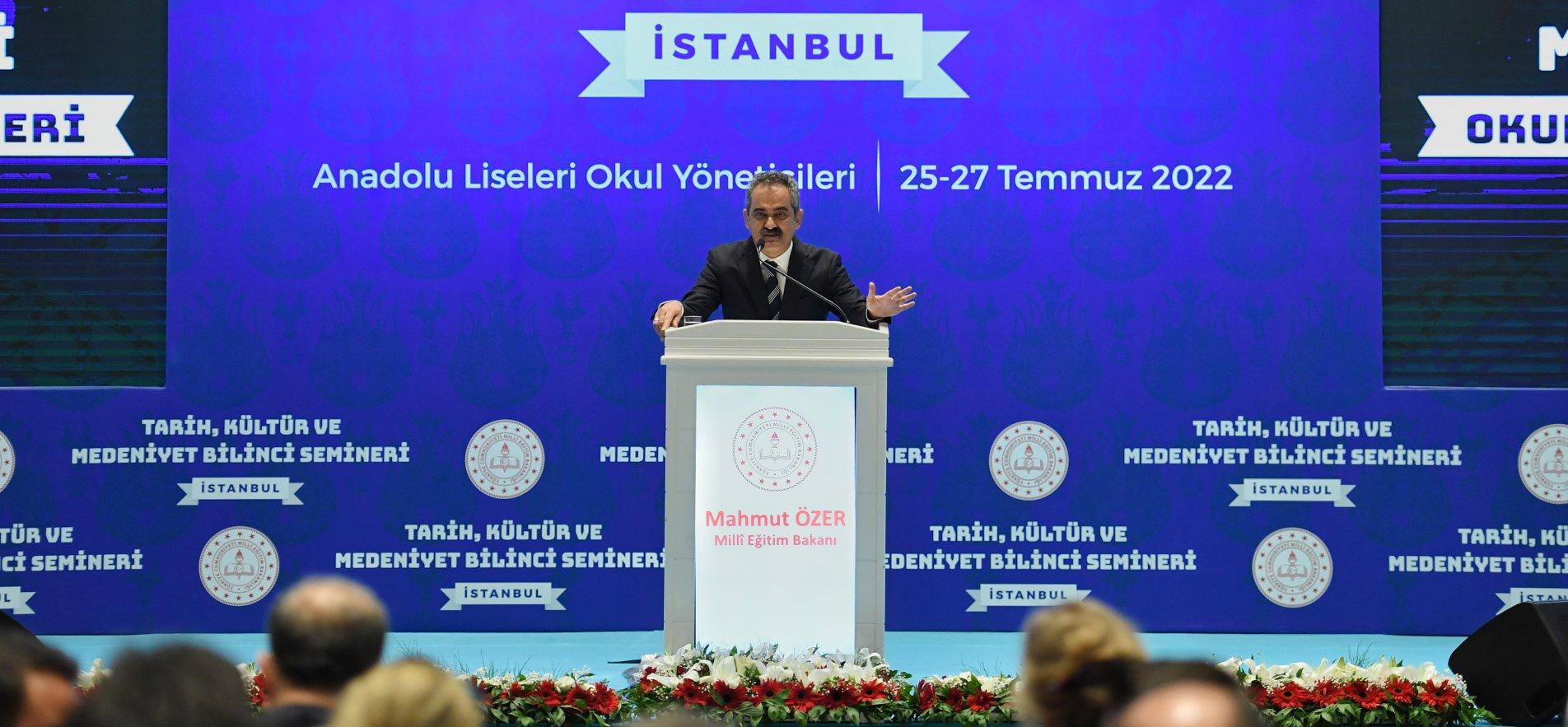 BAKAN ÖZER, ANADOLU LİSESİ YÖNETİCİLERİYLE BİR ARAYA GELDİ