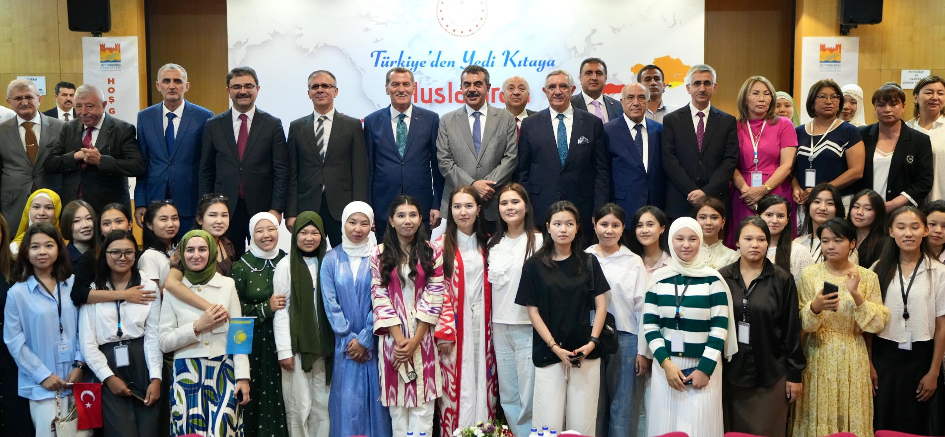 MINISTER TEKİN MEETS WITH STUDENTS PARTICIPATING IN 